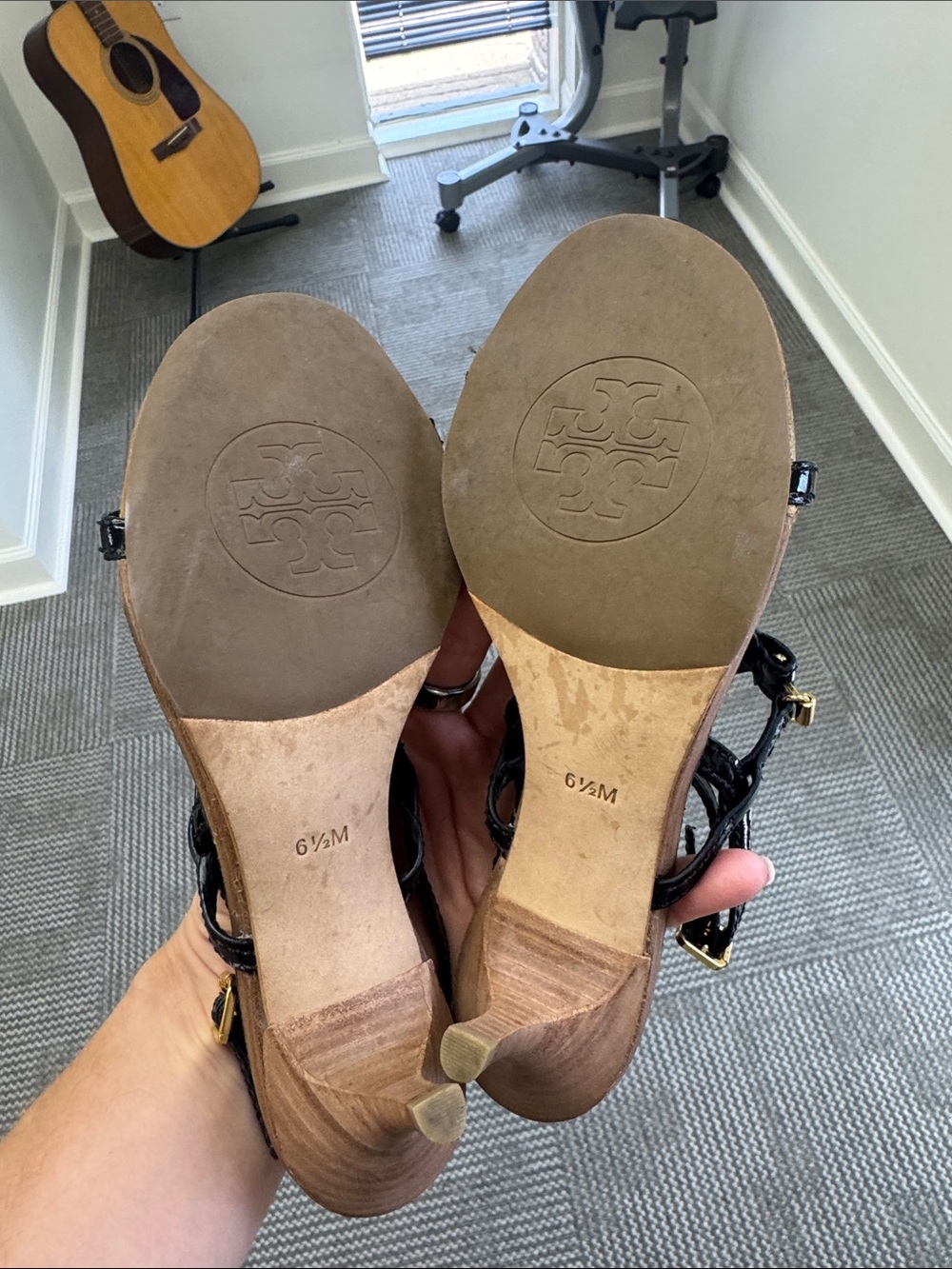 Tory Burch Mira Logo Slingback Black Leather Sandals, size 6.5 - Picture 4 of 7